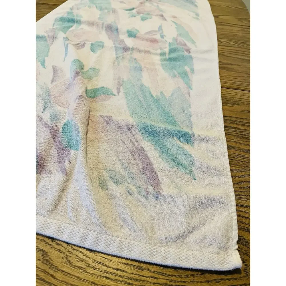 Croscill Bath Body Towel 80s Pastel Pink Green Geometric Abstract Shabby Chic Br